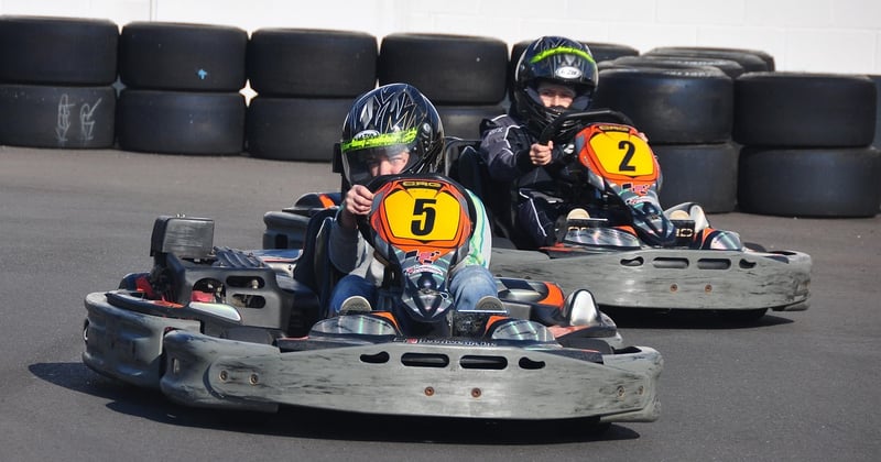 Maîtrisez le sous-virage en karting : techniques de pilotage essentielles