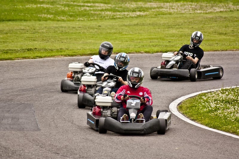 Découvrez les meilleures pistes de karting en France en 2026 pour une aventure unique